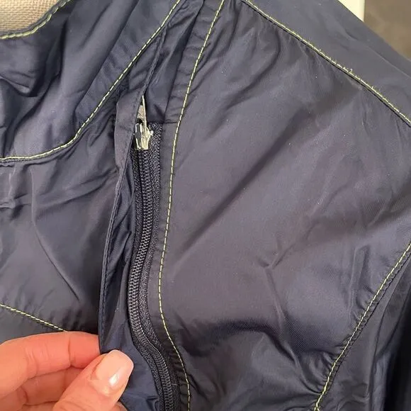 Ariat Women’s Navy convertible Windbreaker vest Jacket M