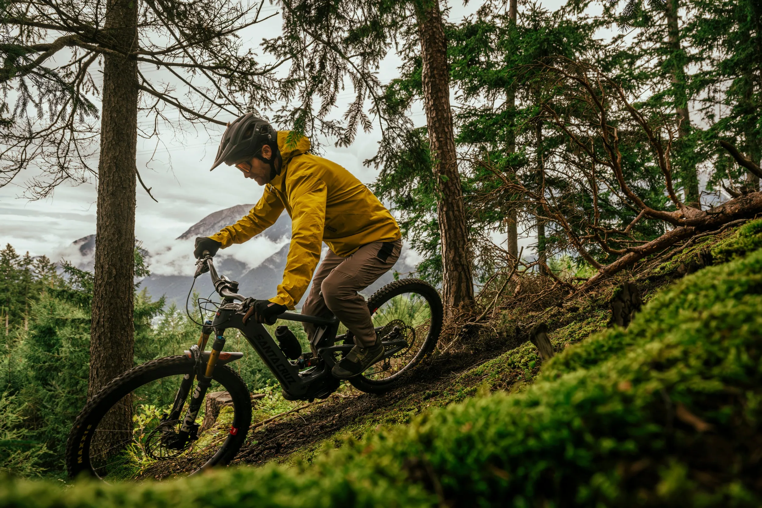 Bike Jacket Shelter Lite 2.5L unisex 2.0