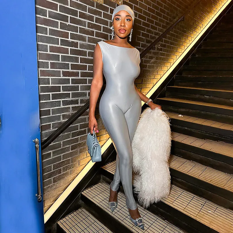 Bold Body-Hugging Sleeveless Jumpsuit with Sleek Square Neckline