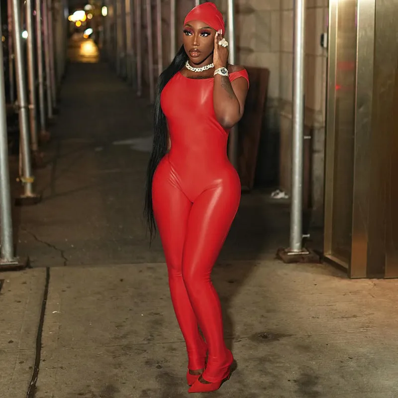 Bold Body-Hugging Sleeveless Jumpsuit with Sleek Square Neckline