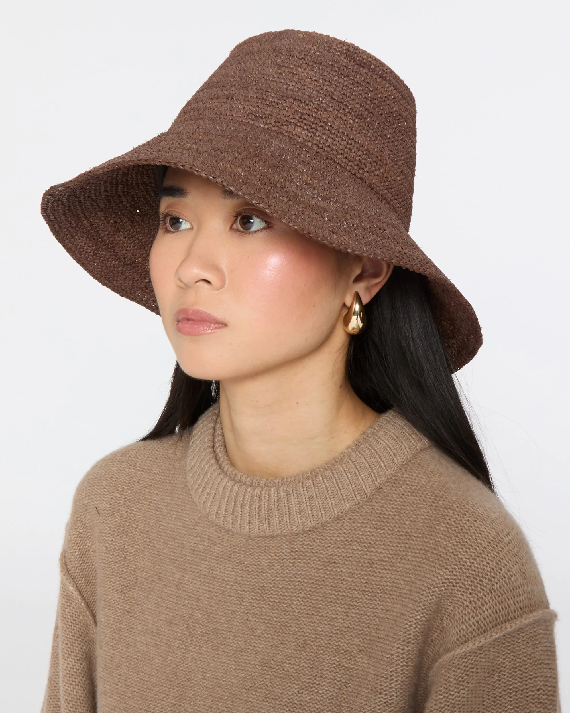Felix Hat in Dark Earth