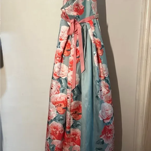Floral Prom Dress‎ by Nights by Teeze Me. Size 3/4. Has been altered.