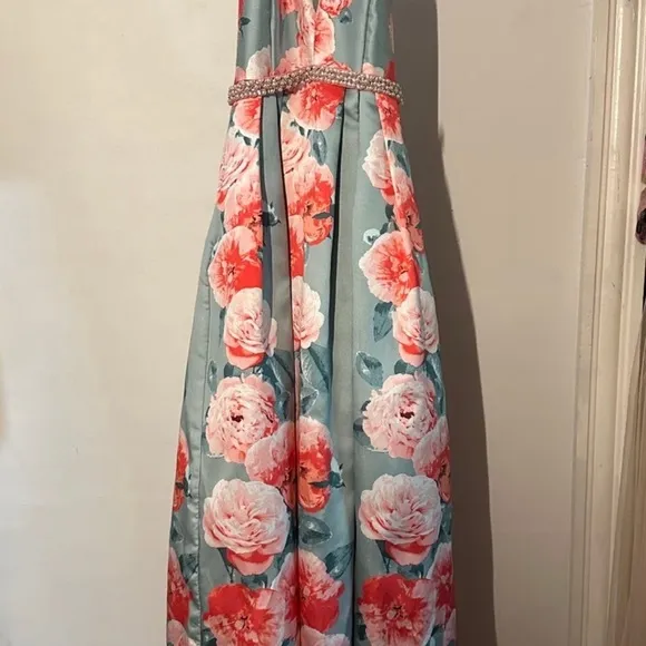 Floral Prom Dress‎ by Nights by Teeze Me. Size 3/4. Has been altered.