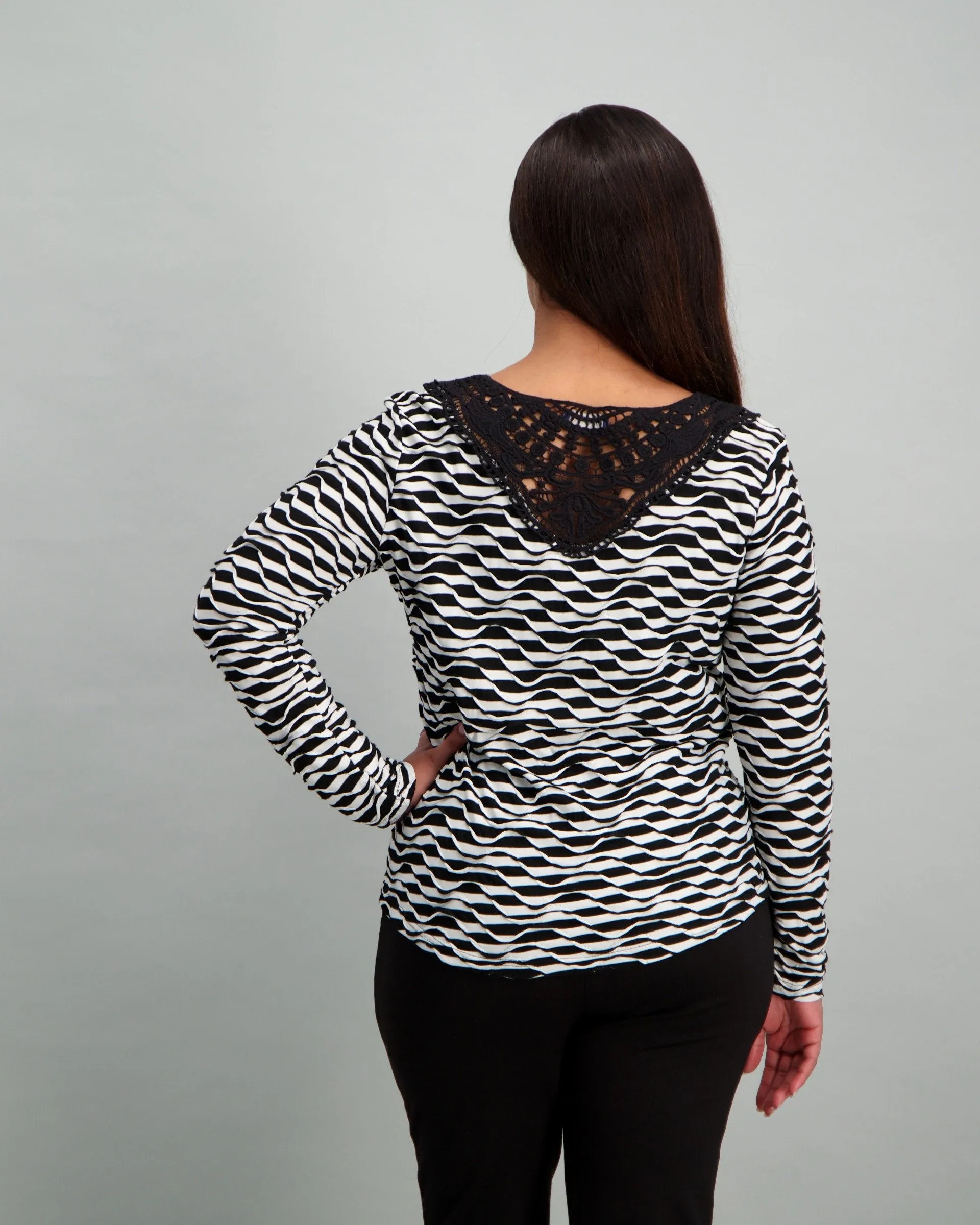 Ladies Pintuck Top - Black/White