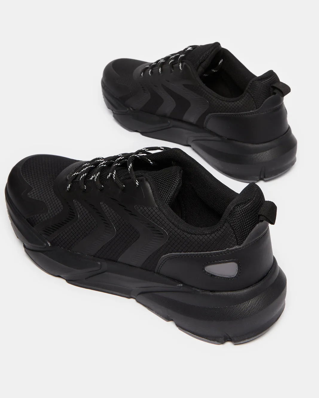 Men Black Material Block Trainer