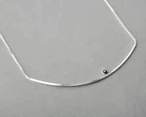 MOMENT NECKLACE