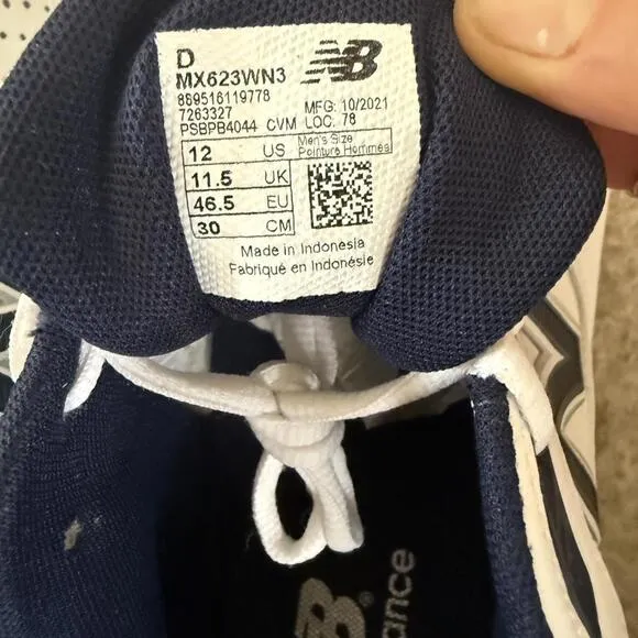 New Balance 623 trainers