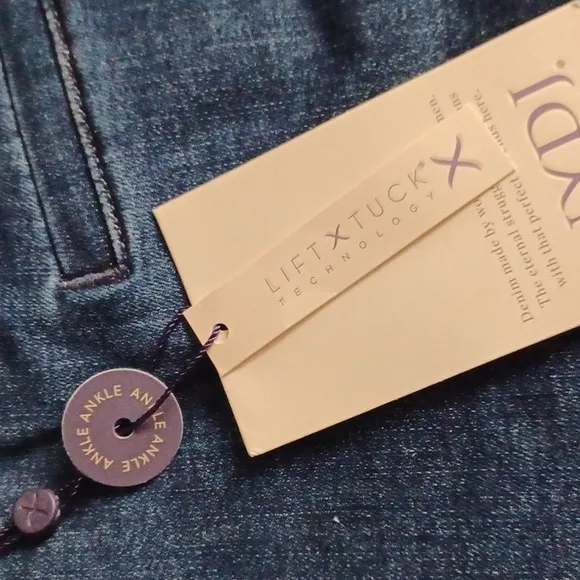 NYDJ Relaxed Piper Ankle Jeans NWT