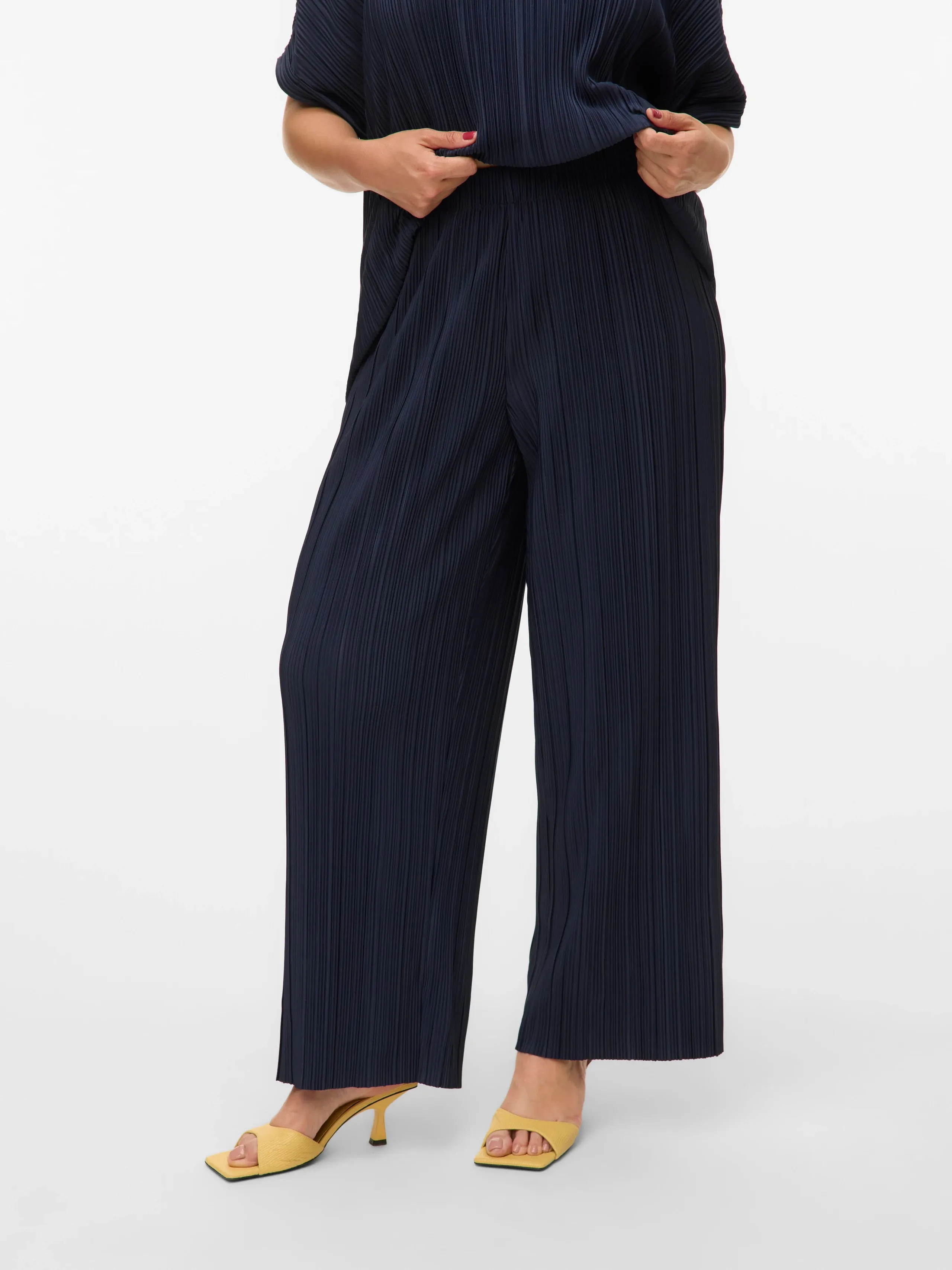 Vero Moda Curve Aurora Trousers in Navy