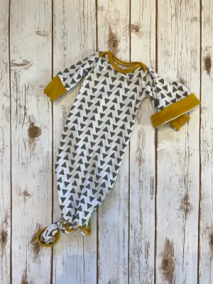 WCC - Knotted Gown with Hat - Minimal Triangle