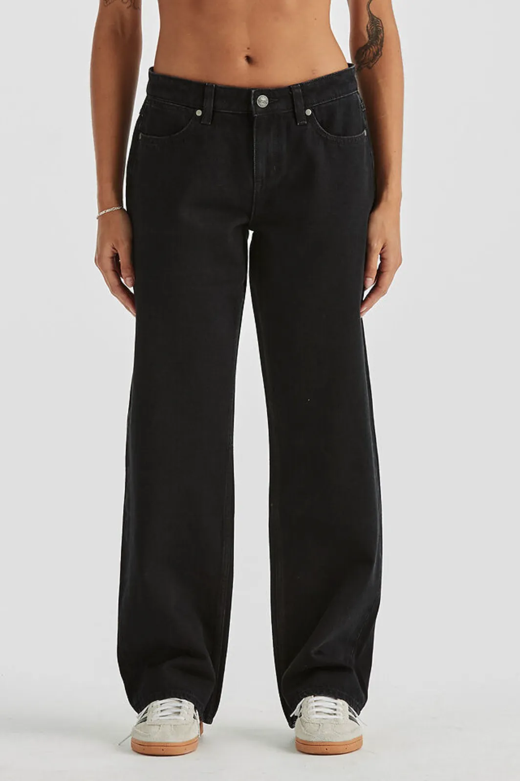 WRANGLER LOW BELLA BAGGY RELAXED JEAN - BLACK ROCK