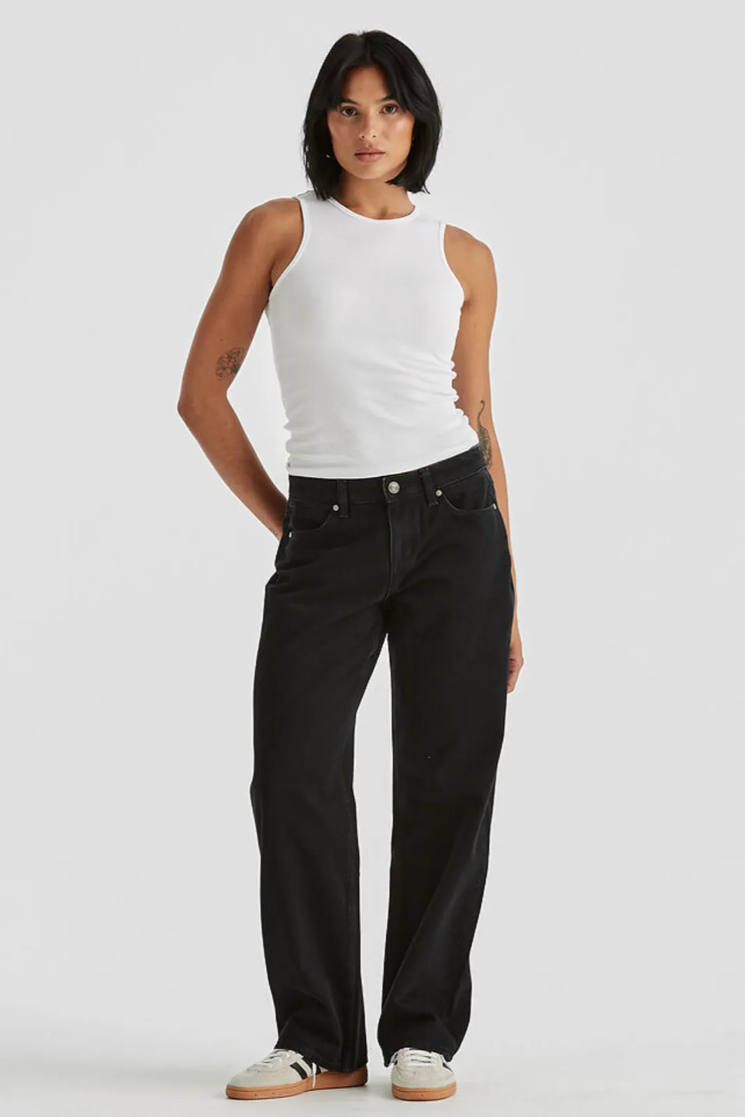 WRANGLER LOW BELLA BAGGY RELAXED JEAN - BLACK ROCK
